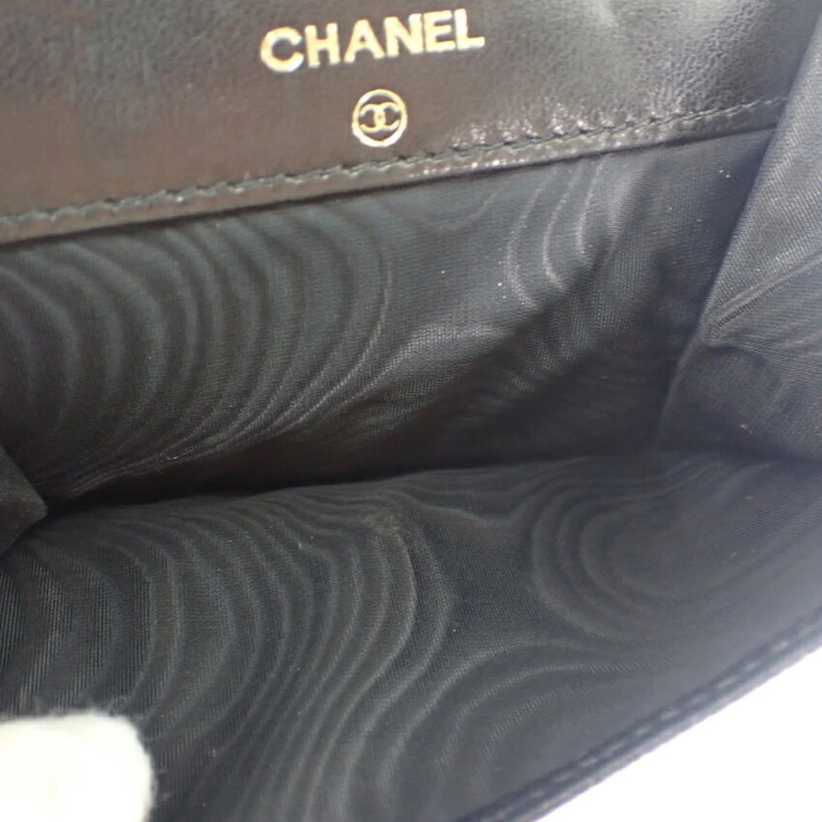 Pre-Owned  Chanel caviar skin black trifold wallet (Good)